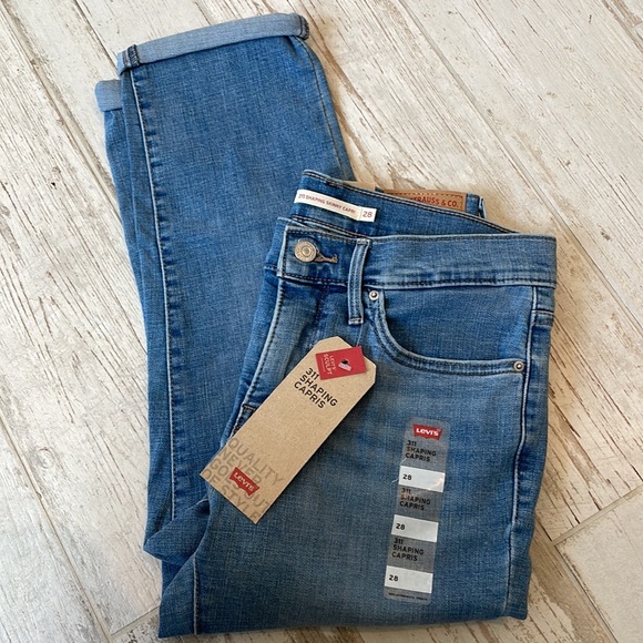 NWT Levis 311 shaping skinny capri - Picture 2 of 6